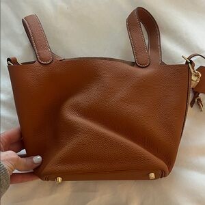 Elegant Tan Leather Tote, bucket bagw/ Insert and Lock & Key